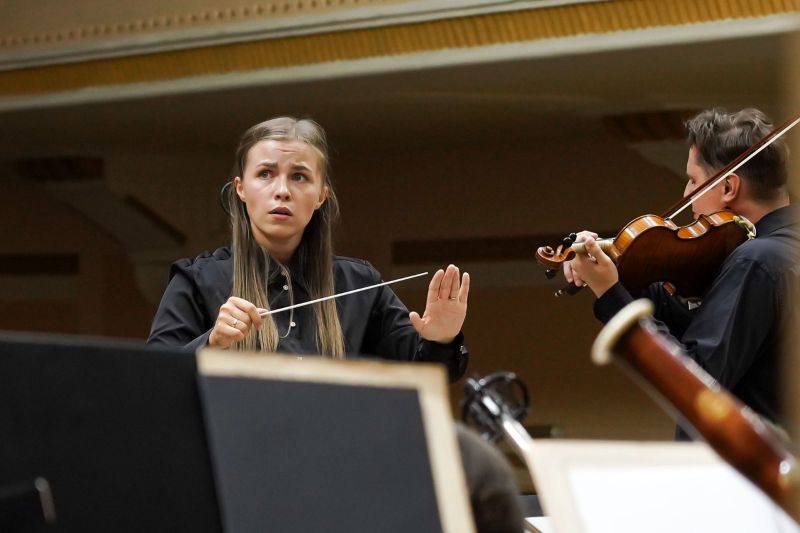 Чого не бачить глядач... Диригентка Оксана Кротик про залаштунки подіуму